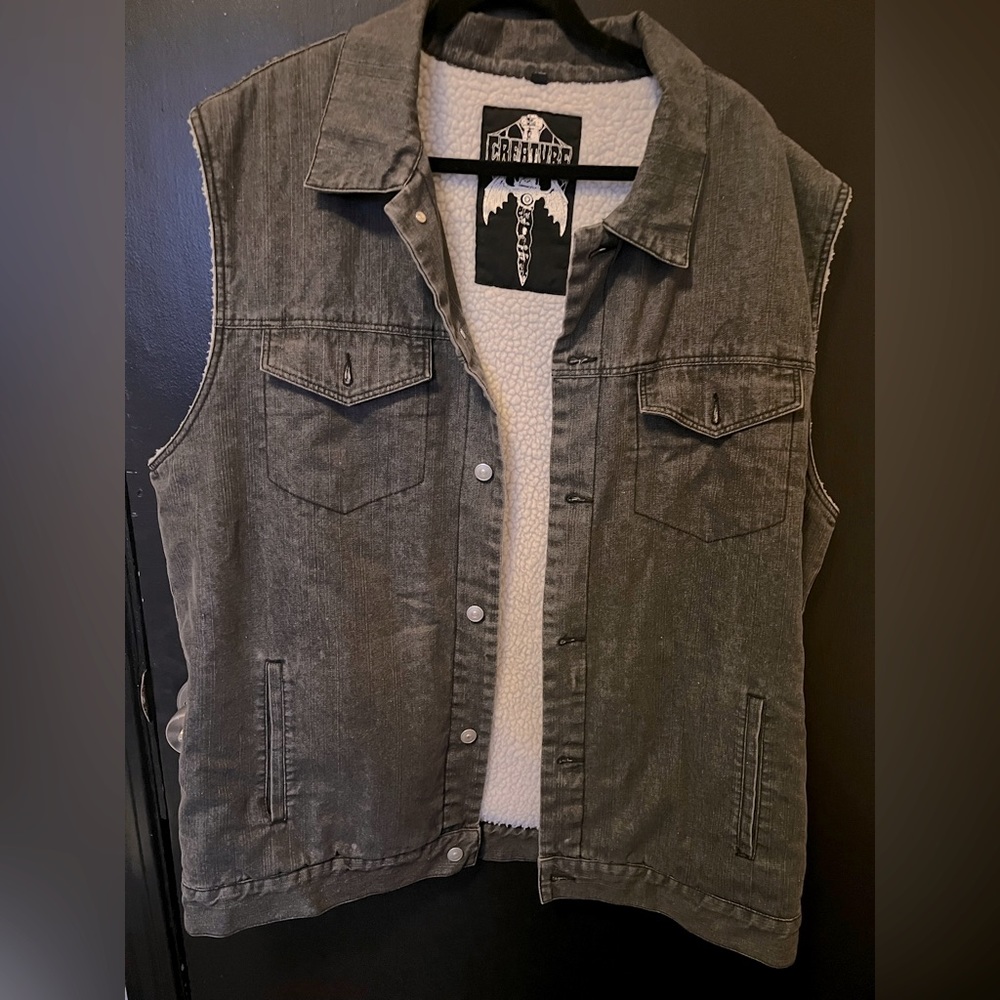 XXL CREATURE SHARPA VEST